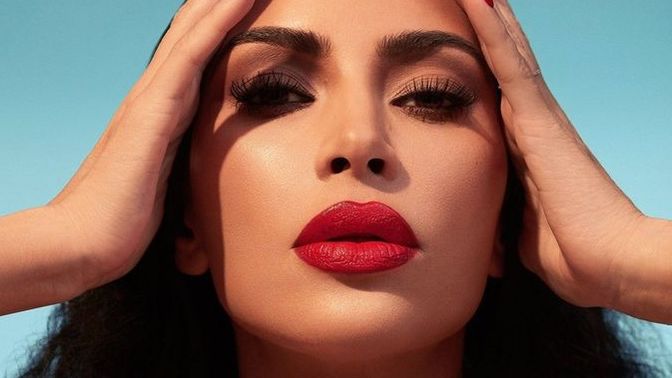 In online dating, do you think it's more deceiving for a guy to add one inch to his height or for a girl to be wearing lots of makeup in each pic?