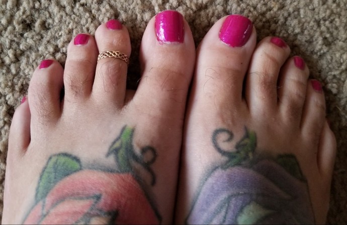 Do you wear a toe ring? If so do you take it off in the winter?