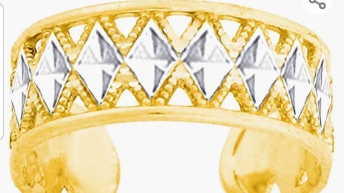 Do you wear a toe ring? If so do you take it off in the winter?
