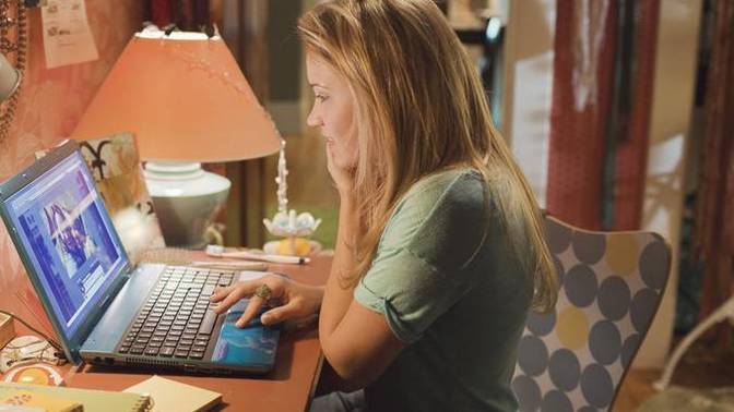 Are long distance online friendships/relationships a blessing or a curse?