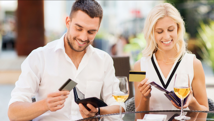 Who should pay for a date?