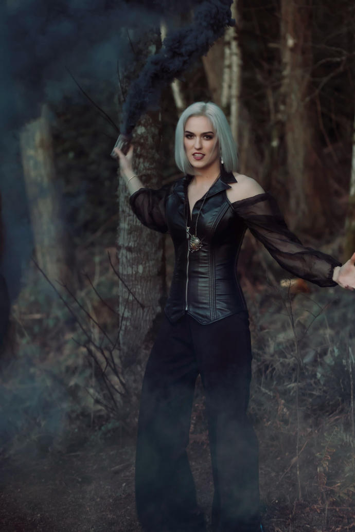 What do you think of this Halloween themed photo shoot?
