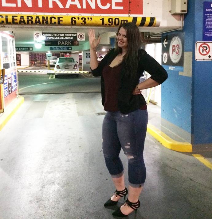Ana, 6'3"