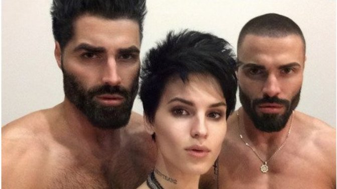 Are very attractive men unattractive?