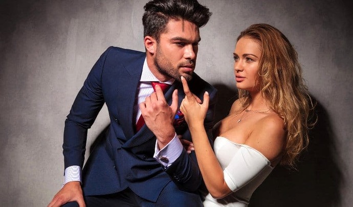 Would dating or marrying a super physically attractive man or woman make you insecure when they are out alone at a store, mall etc?