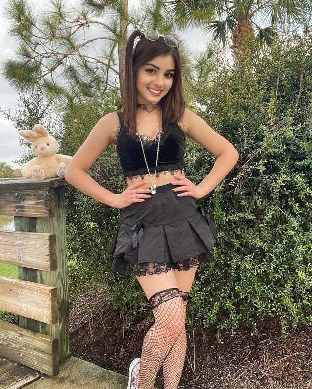 Would you guys be able to tell shes a trans-girl if you didnt know it?
