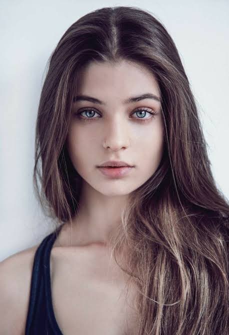 What does a boy notice when he first looks at a girl ?