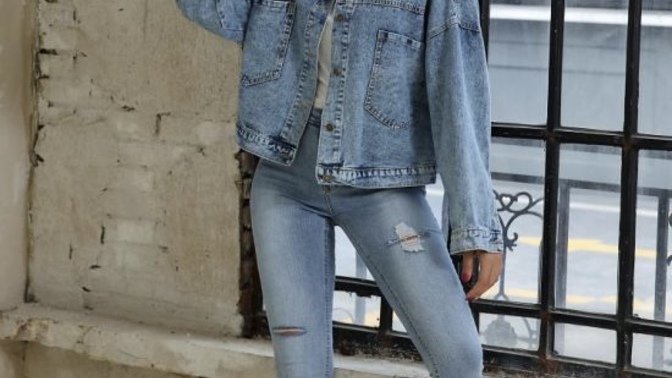 Is wearing denim jeans with denim jacket a bad look?