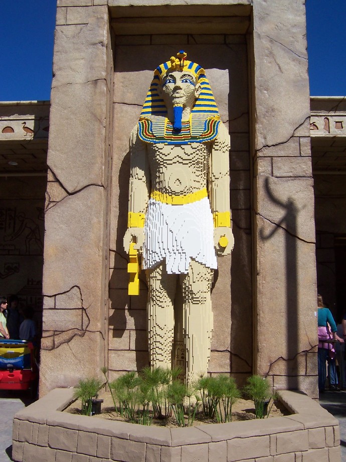 Which of these 7 massive pieced LEGO MOC builds is your favorite?
