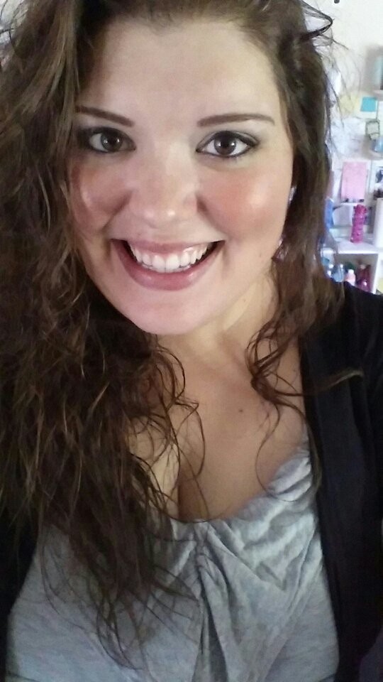 Show me pictures of average-looking women?