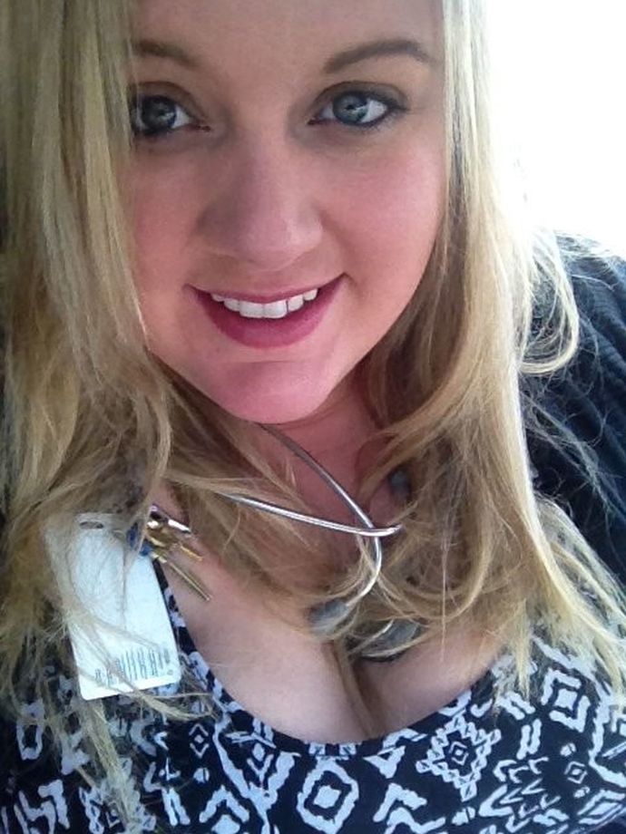 Show me pictures of average-looking women?