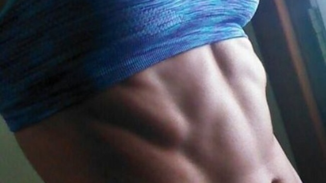 Ex sends pics of her abs knowing the other girls aren't on the same level as her. How do you respond to that?