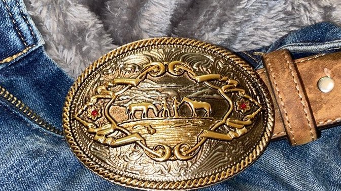 What do girls think of big belt buckles?