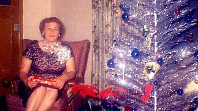 When is a Christmas tree meant to go up?