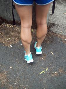 Girls, how you you react if a guy wanted to take a picture of your calves for their Instagram account?