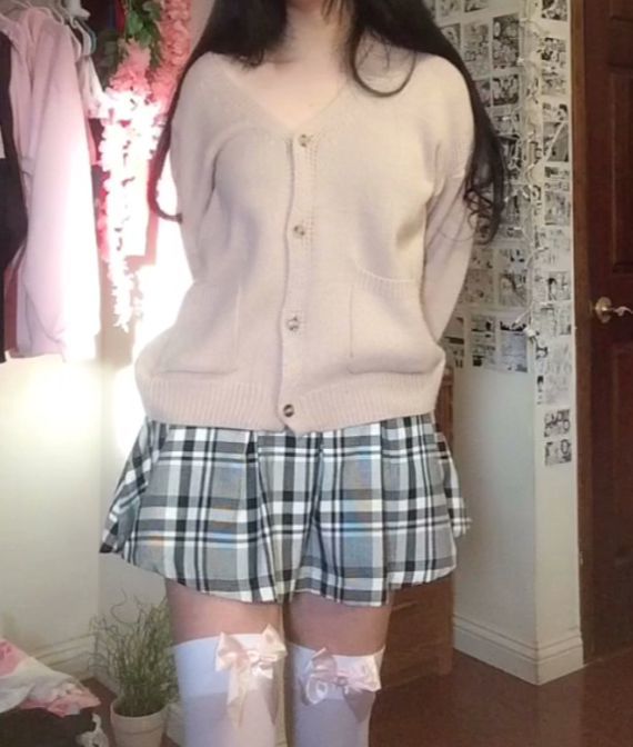 Which outfit is cuter?