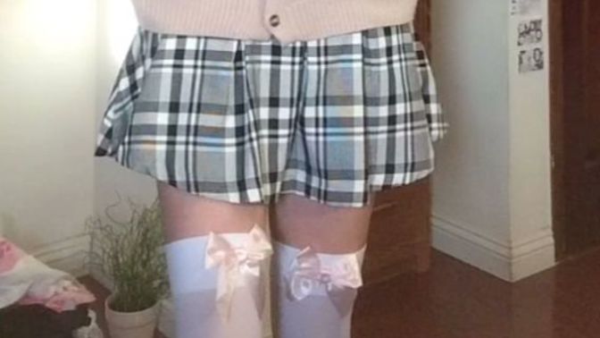 Which outfit is cuter?