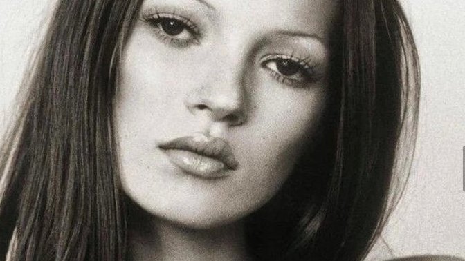 I can't get over how pretty model Kate Moss is do you also think she is gorgeous?