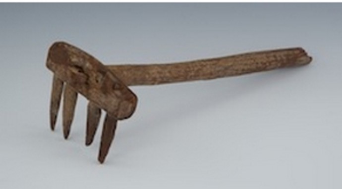 Which of these old fashioned angry peasant mob weapons would you prefer to use if you were partaking in one?