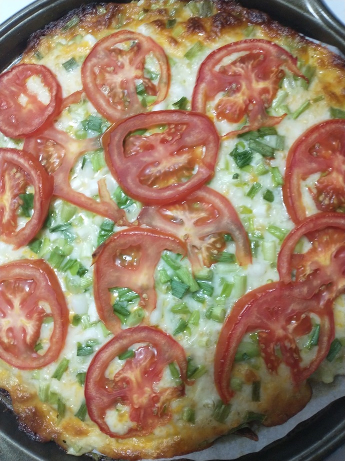 Fathead Pizza with Scallions and Tomatoes