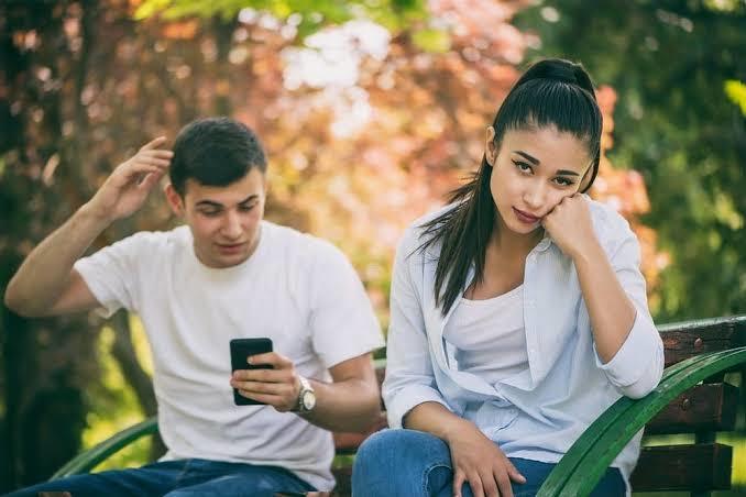 What makes people fall out of love?