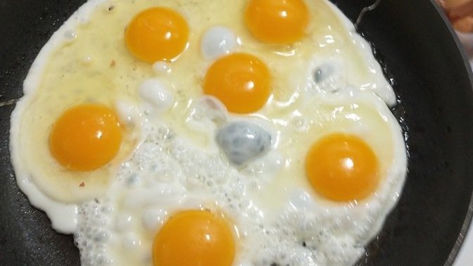 How many eggs do you eat in a sitting; assuming you like eggs?