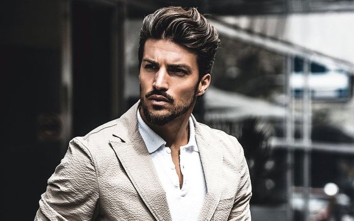 Do you find yourself attractive (do people tell you that, do you love the way you look, are people attracted toward you)?