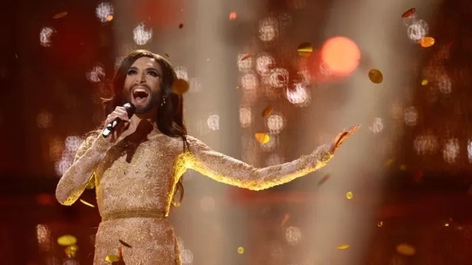 Do you know any famous singers that can’t actually sing?