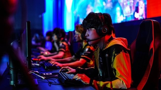 Girls, would you date a guy who's job is playing video games?