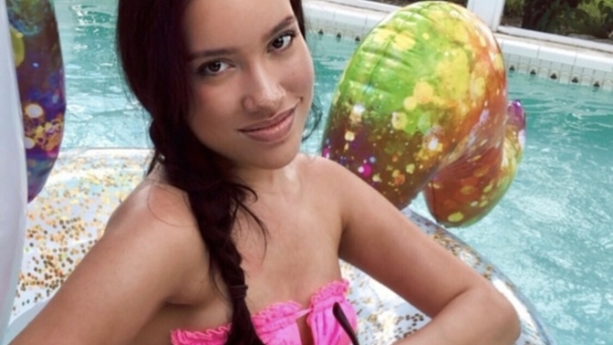 How can I look like this girl?
