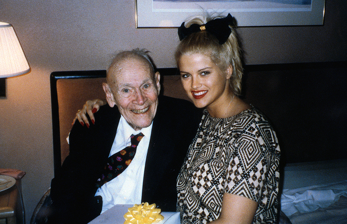 America's "White trash Cinderella" Anna Nicole Smith