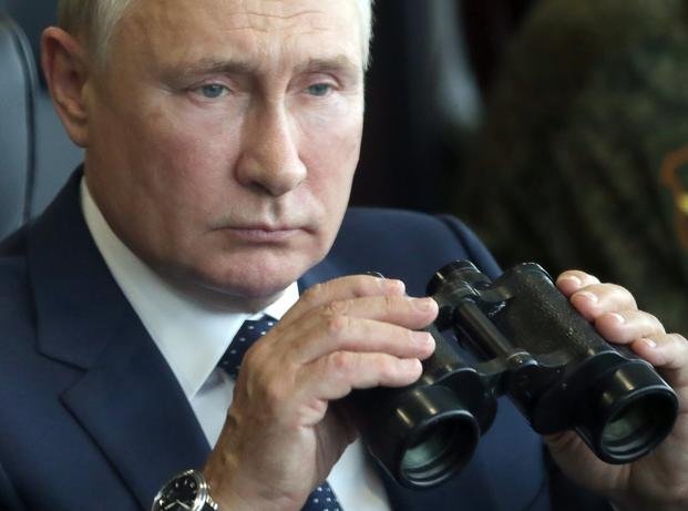 Why is Russia beefing with Ukraine trying to start a war with those people, whats in it for them?