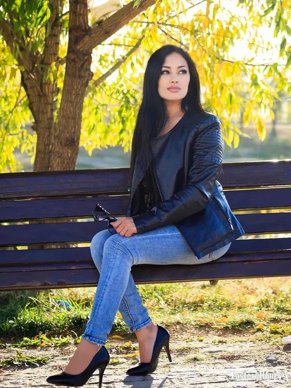 How beautiful is she and rate out of 10?