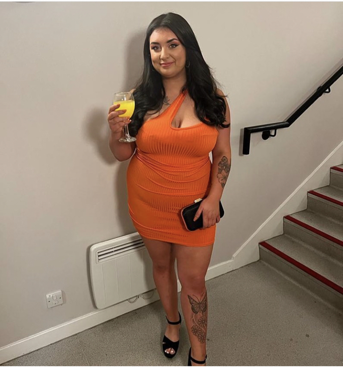 What do you think of this girl?👀?