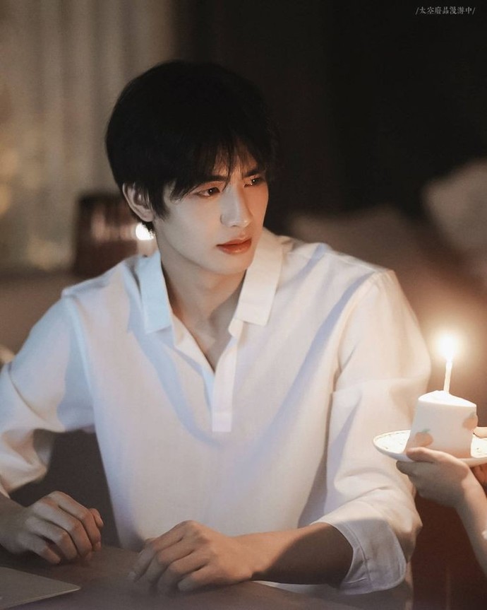 Is there anyone that you'd like to kiss under the mistletoe this Christmas?