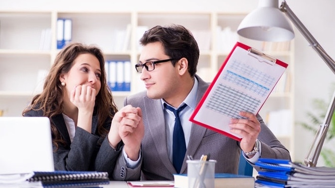 Name all the reasons you should never date co workers?