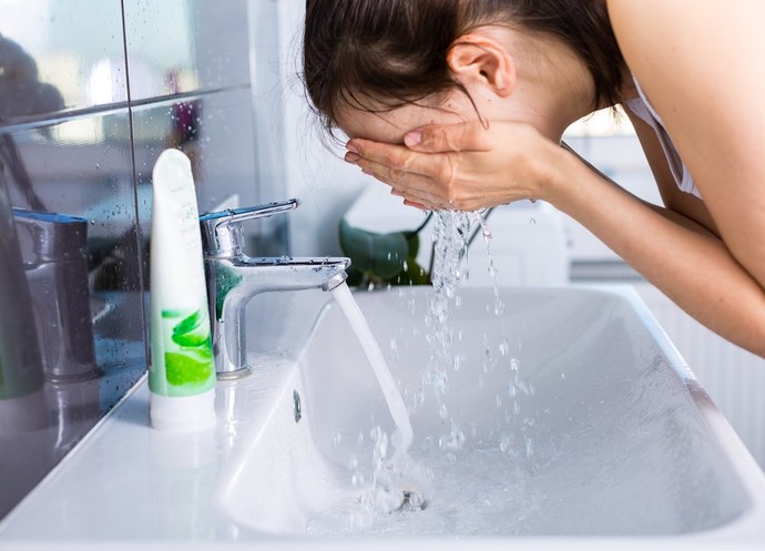 What’s worse: waking up soaked and sweaty or hot blooded and dehydrated?