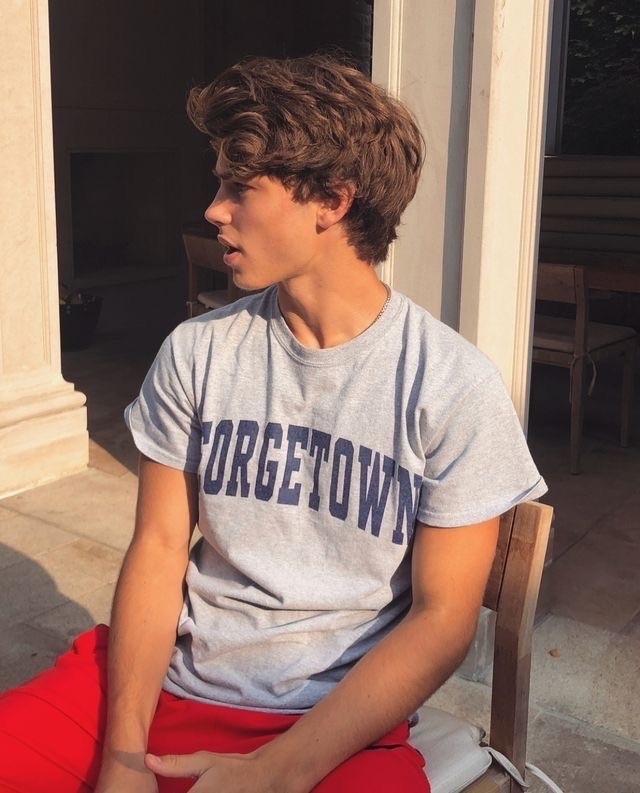 Would you rather date a cute guy or hot guy?