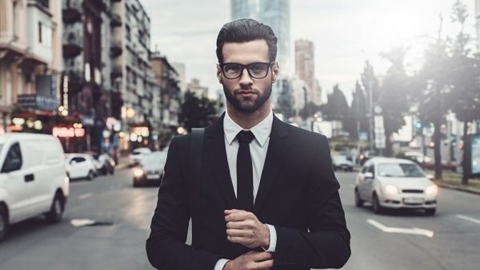 Do women view men negatively?