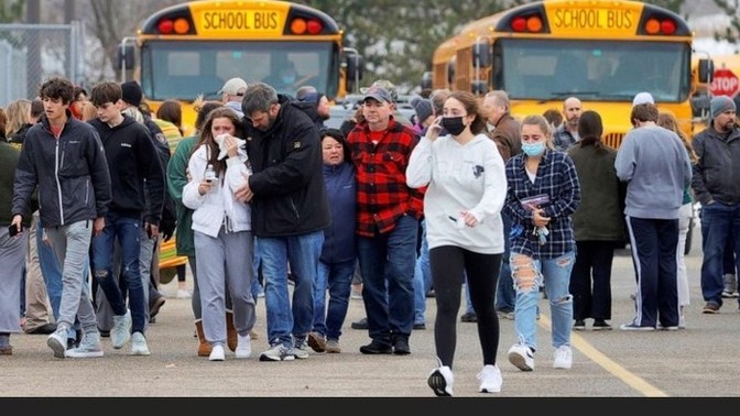 Should they put metal detectors and all schools?