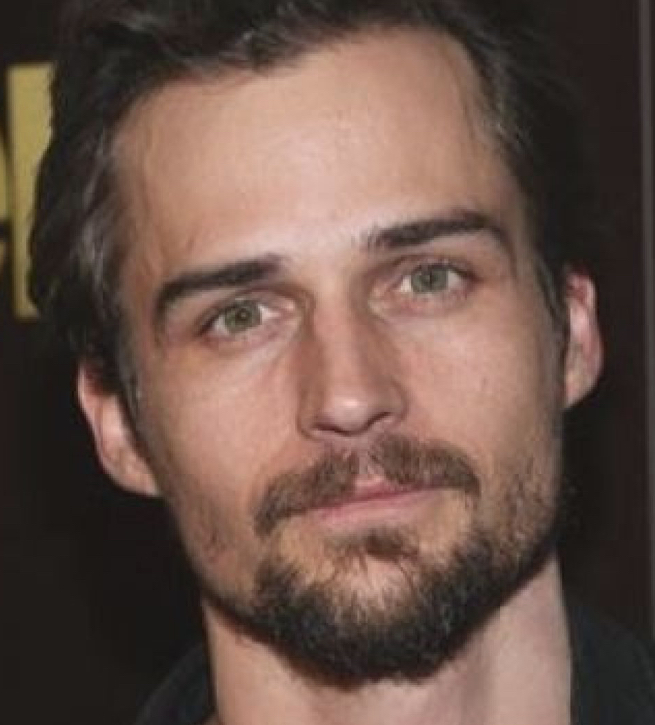 Which actor is hotter in Queen of the South?