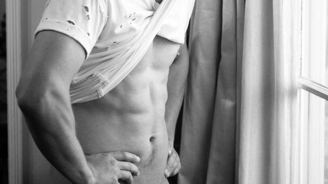 Which actor is hotter in Queen of the South?