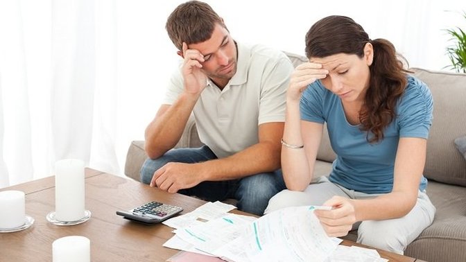 What do I do about a girlfriend who makes horrible financial decisions?