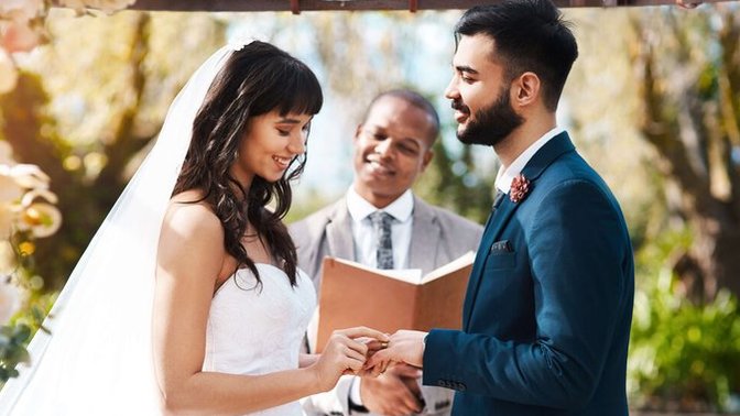If you have never been married before, is it ok to refuse to date someone who is a divorcee as you want your first wedding to be their first wedding?