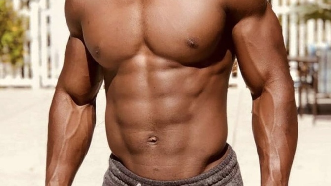 Which in these pictures are lean and bulky muscle separately?