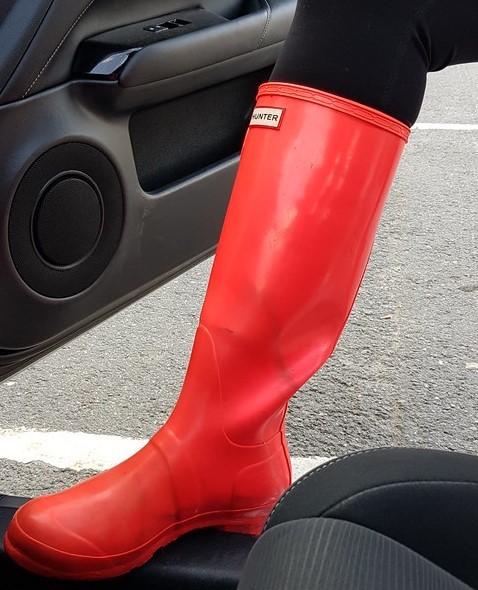 Is it iilegal to drive in Wellies/Rain Boots?