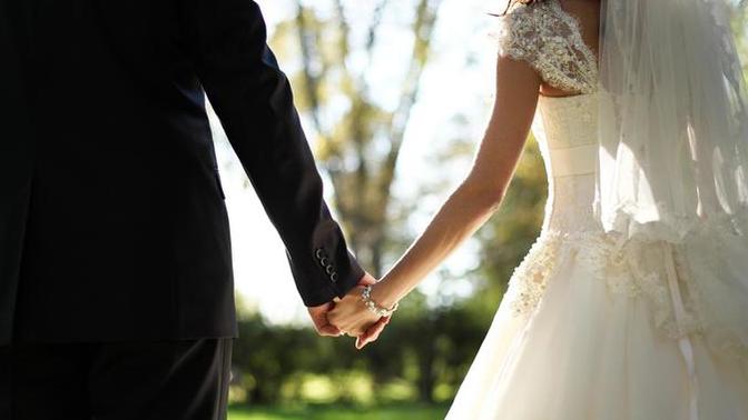 Does marriage end love?