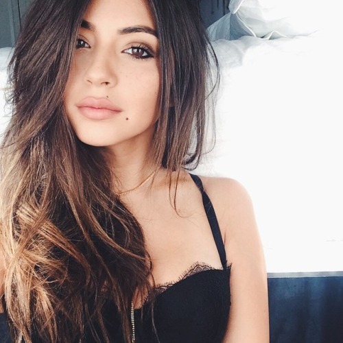 Guys, Whats your favorite hair color on a girl?