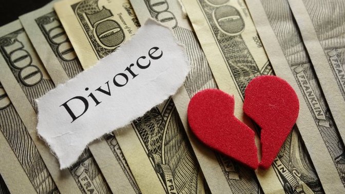 If 2 women get married and then later divorce, who gets half from the other 🤔?