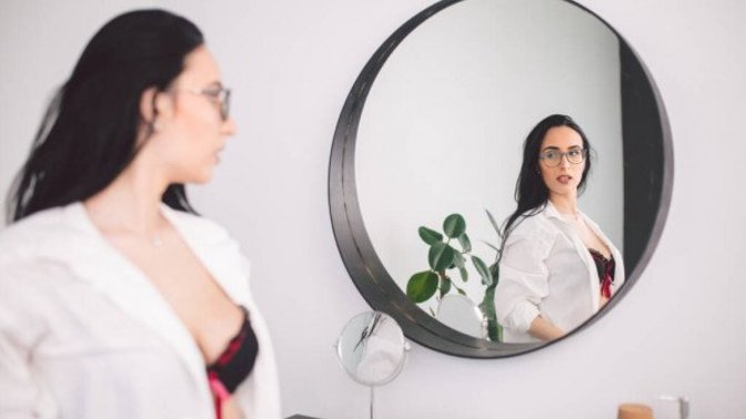 Ladies, what is your relationship like with your mirror?